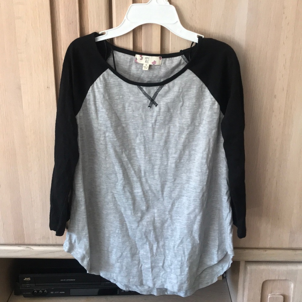 3/4 length sleeve shirt